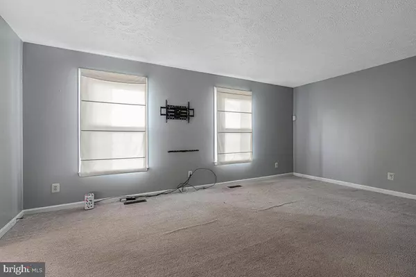 15590 OAK GLEN CIR, Hughesville, MD 20637