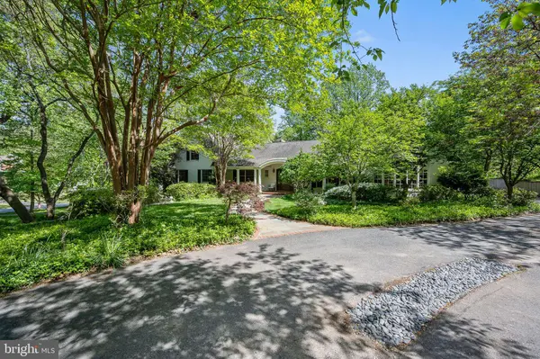 9541 E BEXHILL DR, Kensington, MD 20895