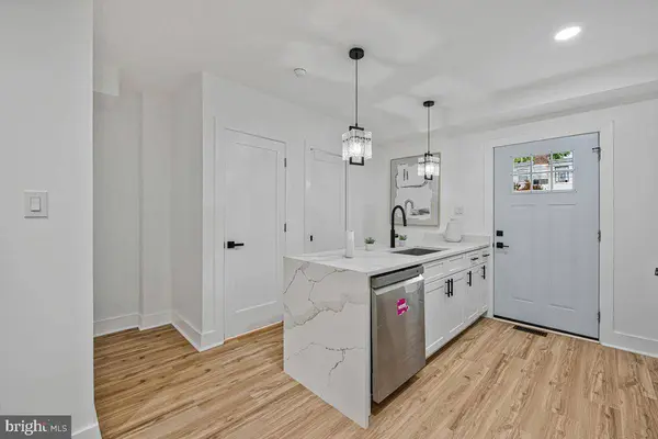 305 34TH PL NE, Washington, DC 20019