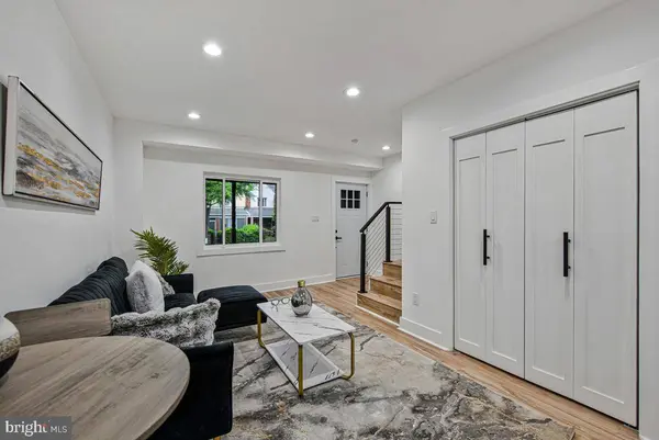 305 34TH PL NE, Washington, DC 20019