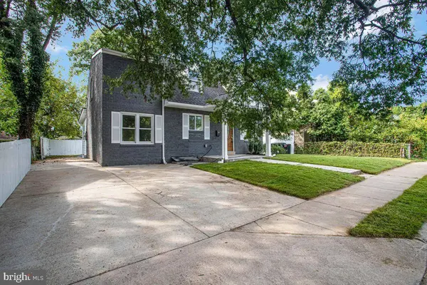 2500 ARLINGTON, Arlington, VA 22204
