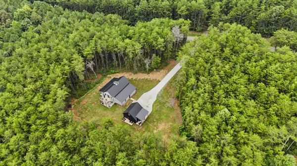 24 Plantation Rd NW, Adairsville, GA 30103-5112