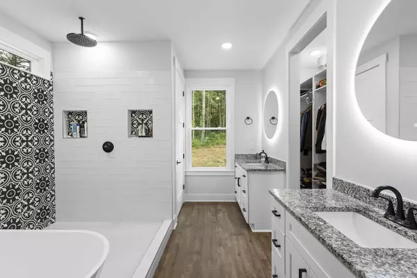 24 Plantation Rd NW, Adairsville, GA 30103-5112