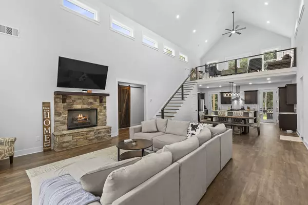 24 Plantation Rd NW, Adairsville, GA 30103-5112