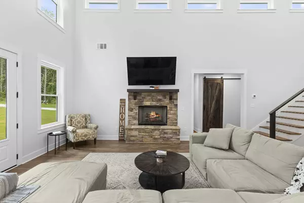 24 Plantation Rd NW, Adairsville, GA 30103-5112