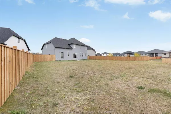 79 NOBLE Court, Amherstburg, ON N9V 0G8