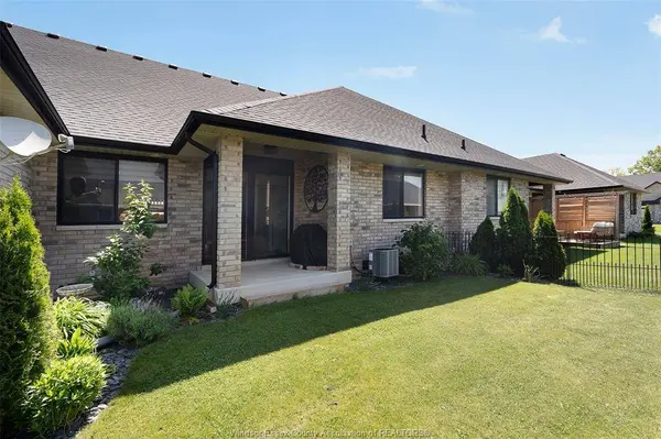 211 LIVINGSTONE Crescent, Amherstburg, ON N9V 4C5