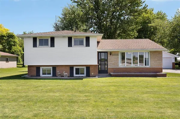 15527 COUNTY RD 8, Essex, ON N0R 1L0