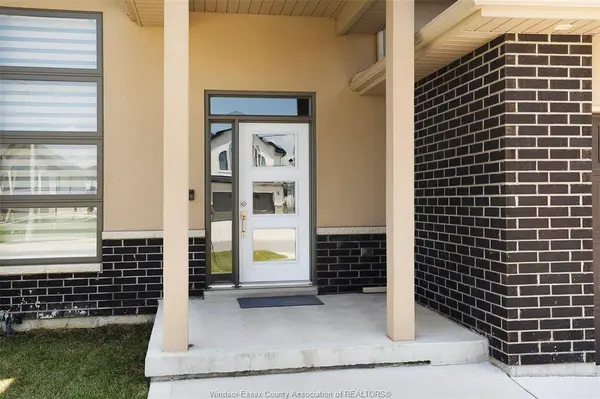 111 KINGSBRIDGE Drive, Amherstburg, ON N9V 0G3