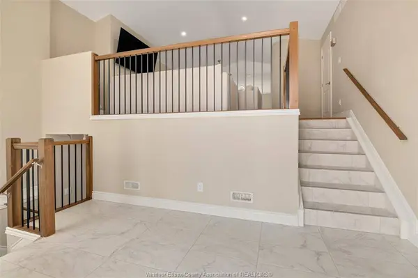 111 KINGSBRIDGE Drive, Amherstburg, ON N9V 0G3