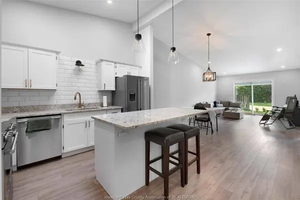 19 MALIBU Drive, Leamington, ON N8H 5G4