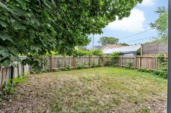 418 CARON Avenue, Windsor, ON N9A 5B4