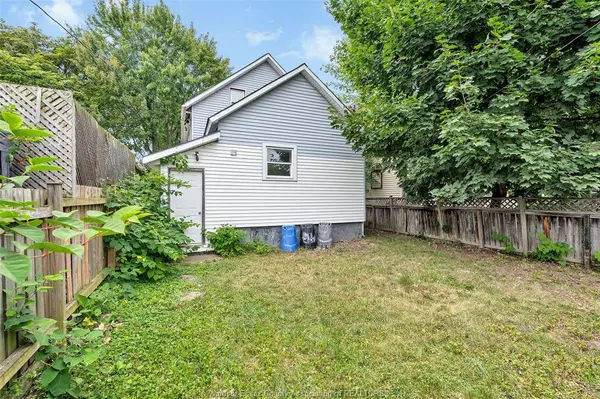 418 CARON Avenue, Windsor, ON N9A 5B4