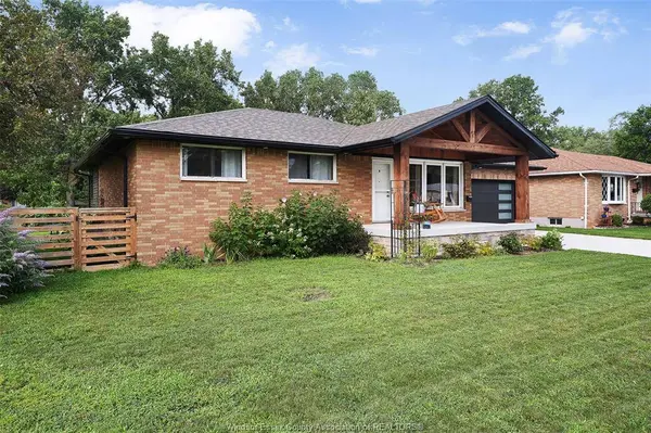 2020 TODD Lane, Lasalle, ON N9H 1J7