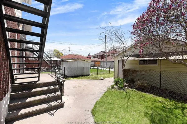 1069 MARENTETTE Avenue #UPPER, Windsor, ON N9A 2A4