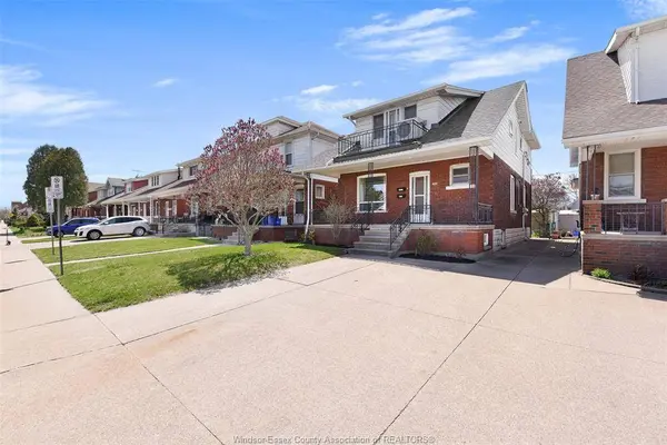 1069 MARENTETTE Avenue #UPPER, Windsor, ON N9A 2A4