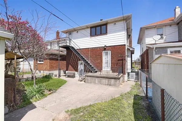 1069 MARENTETTE Avenue #UPPER, Windsor, ON N9A 2A4