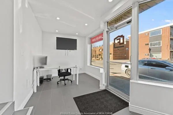 1145 ERIE Street East, Windsor, ON N9A 3Z4
