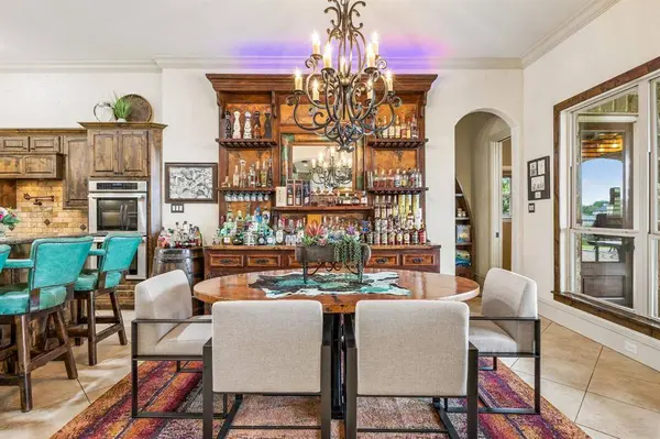 6212 Lakeside Drive, Fort Worth, TX 76179