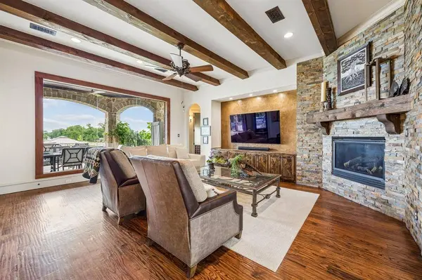 6212 Lakeside Drive, Fort Worth, TX 76179