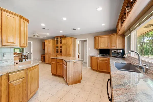 1328 Bear Creek Road, Cedar Hill, TX 75104