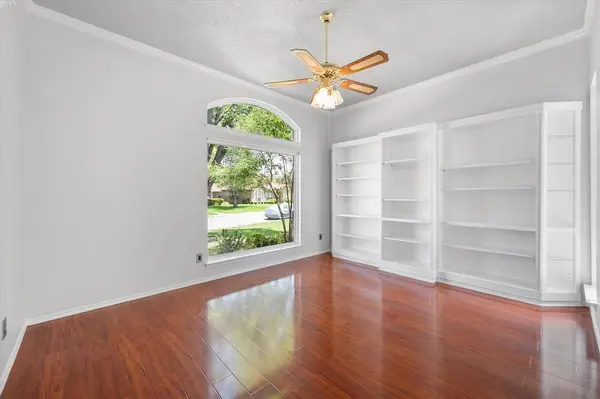 1132 Devonshire Drive, Desoto, TX 75115
