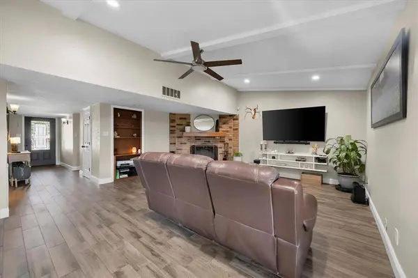 329 E Crossland Boulevard, Grand Prairie, TX 75052