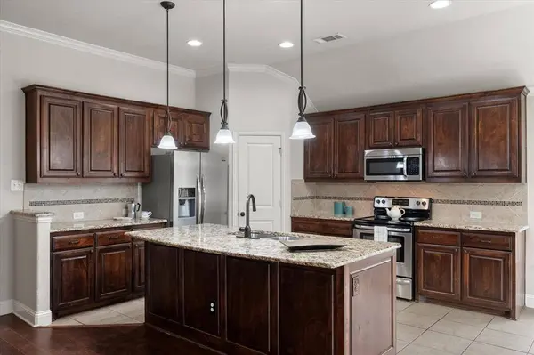 217 Cambridge Street, Waxahachie, TX 75165