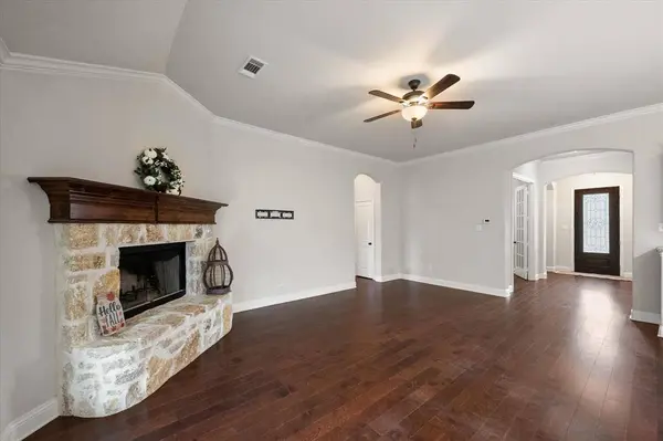 217 Cambridge Street, Waxahachie, TX 75165