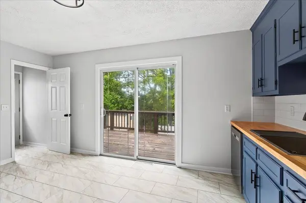 329 S WINCHESTER AVE, Waynesboro, VA 22980