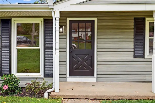 329 S WINCHESTER AVE, Waynesboro, VA 22980