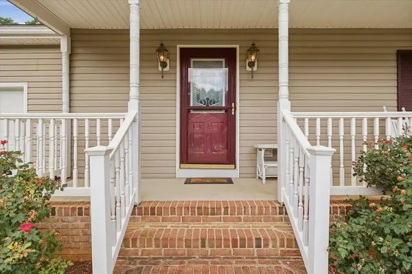 1836 HARVARD RD, Waynesboro, VA 22980