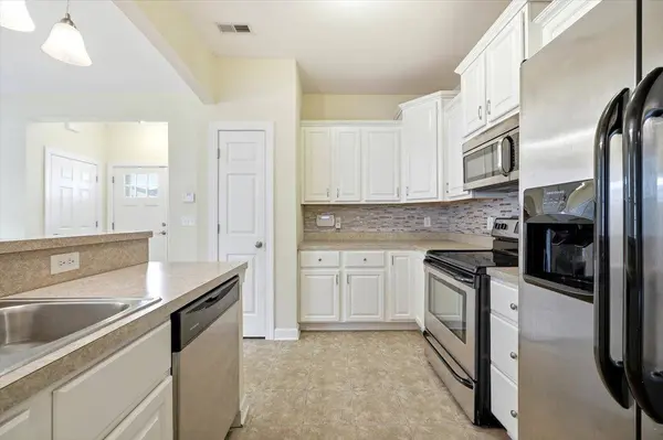 26 WINDGATE CIR #104, Fishersville, VA 22939