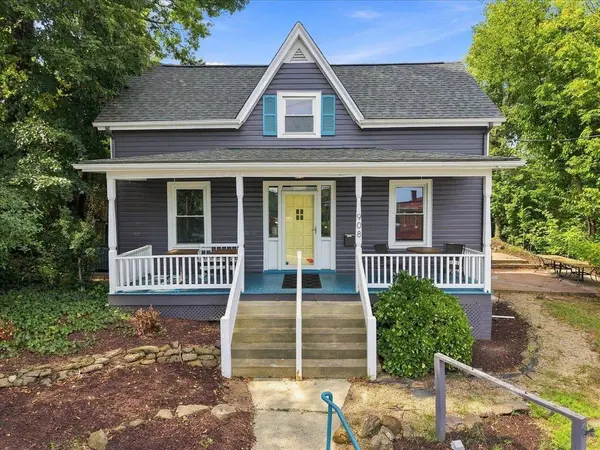 908 MAIN ST W