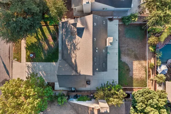 4129 W Regency AVE, Fresno, CA 93722