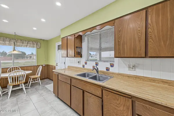 10438 W MOUNTAIN VIEW Road, Sun City, AZ 85351