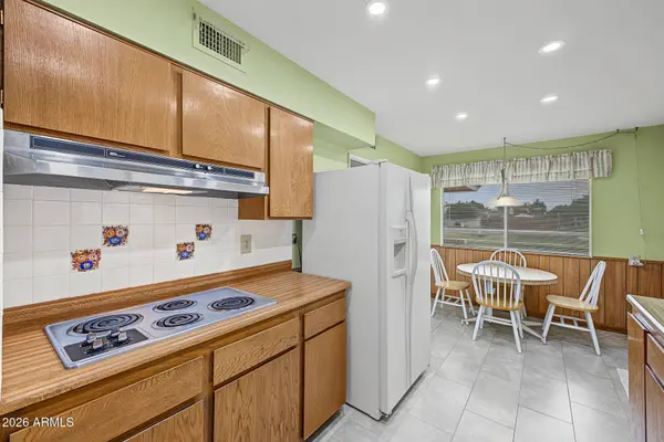 10438 W MOUNTAIN VIEW Road, Sun City, AZ 85351