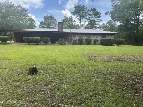 176 Crossroads Road, Lucedale, MS 39452