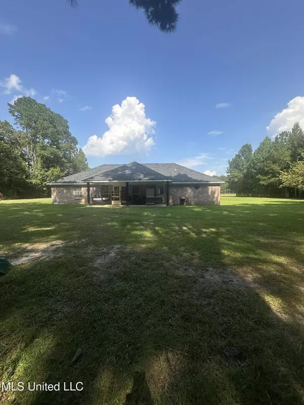 2745 Merritt Road, Leakesville, MS 39451