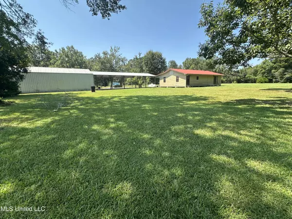 222 Mixon Lake Road, Lucedale, MS 39452