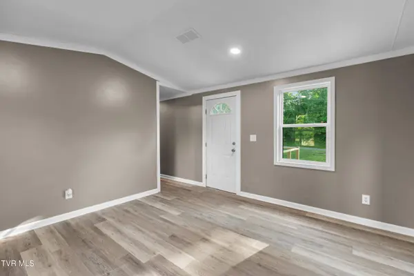 317 Berry Rd RD, Bulls Gap, TN 37711