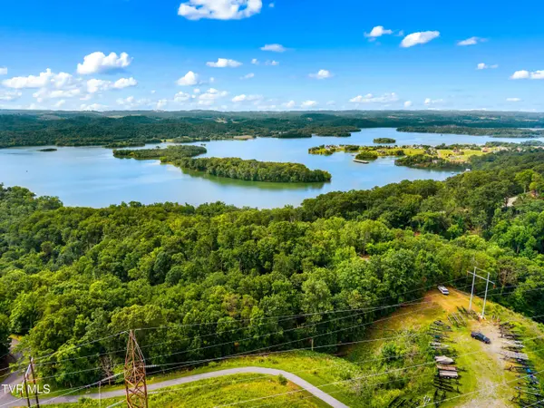 648 Lakeview DR, Mooresburg, TN 37811