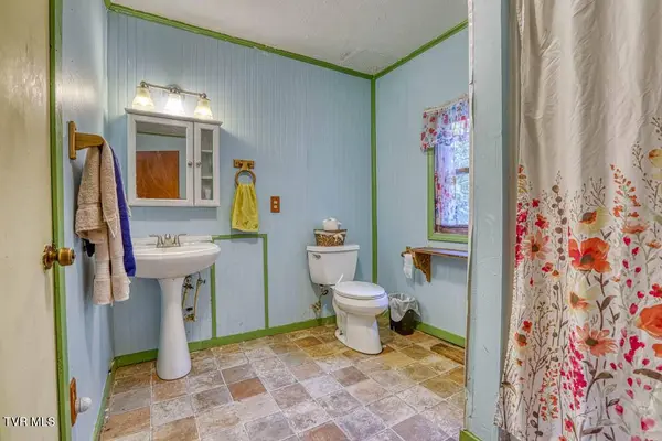 385 Sulphur Springs RD, Rogersville, TN 37857
