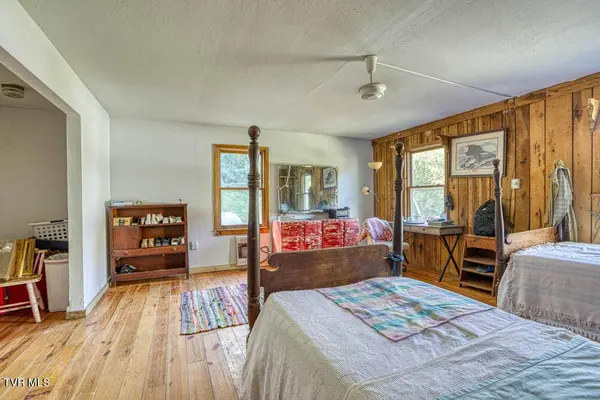 385 Sulphur Springs RD, Rogersville, TN 37857