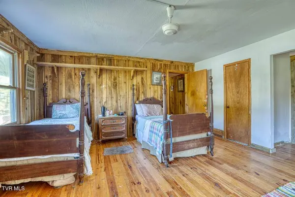 385 Sulphur Springs RD, Rogersville, TN 37857