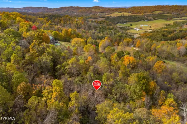 853 Twin Ponds LN, Thorn Hill, TN 37881