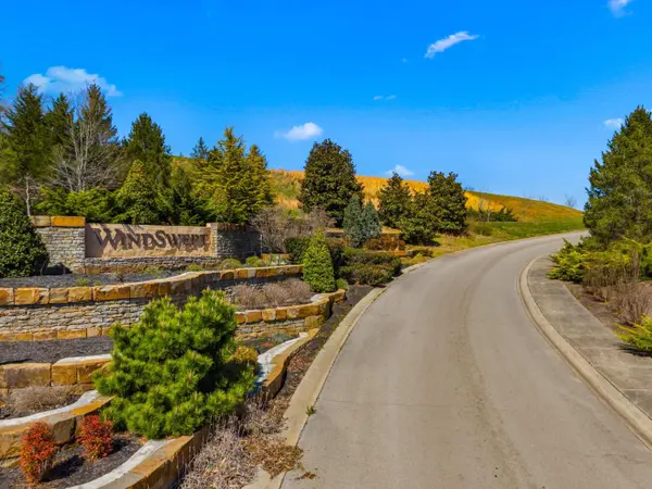 2477 Starboard Crest RD, Morristown, TN 37814