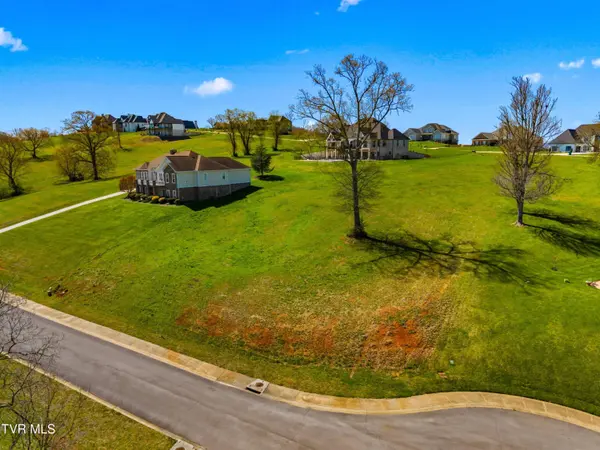 2477 Starboard Crest RD, Morristown, TN 37814