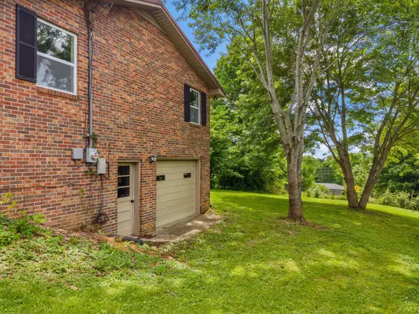 1019 Green Acres DR, Jefferson City, TN 37760