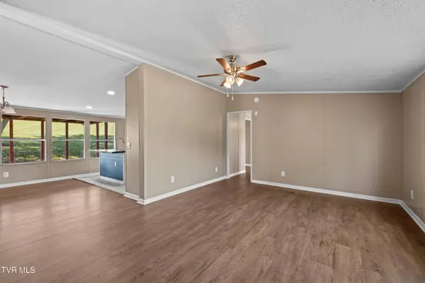 106 Rivershadows DR, Rogersville, TN 37857
